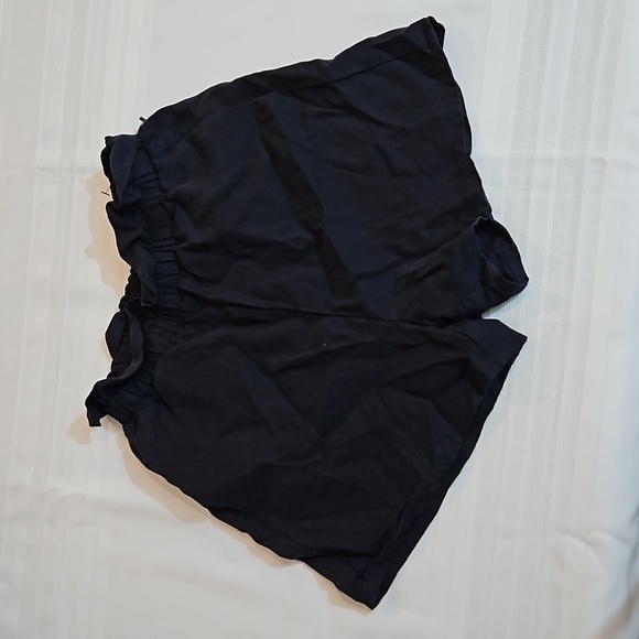 H&M Black paperbag shorts size 2 - Picture 1 of 8